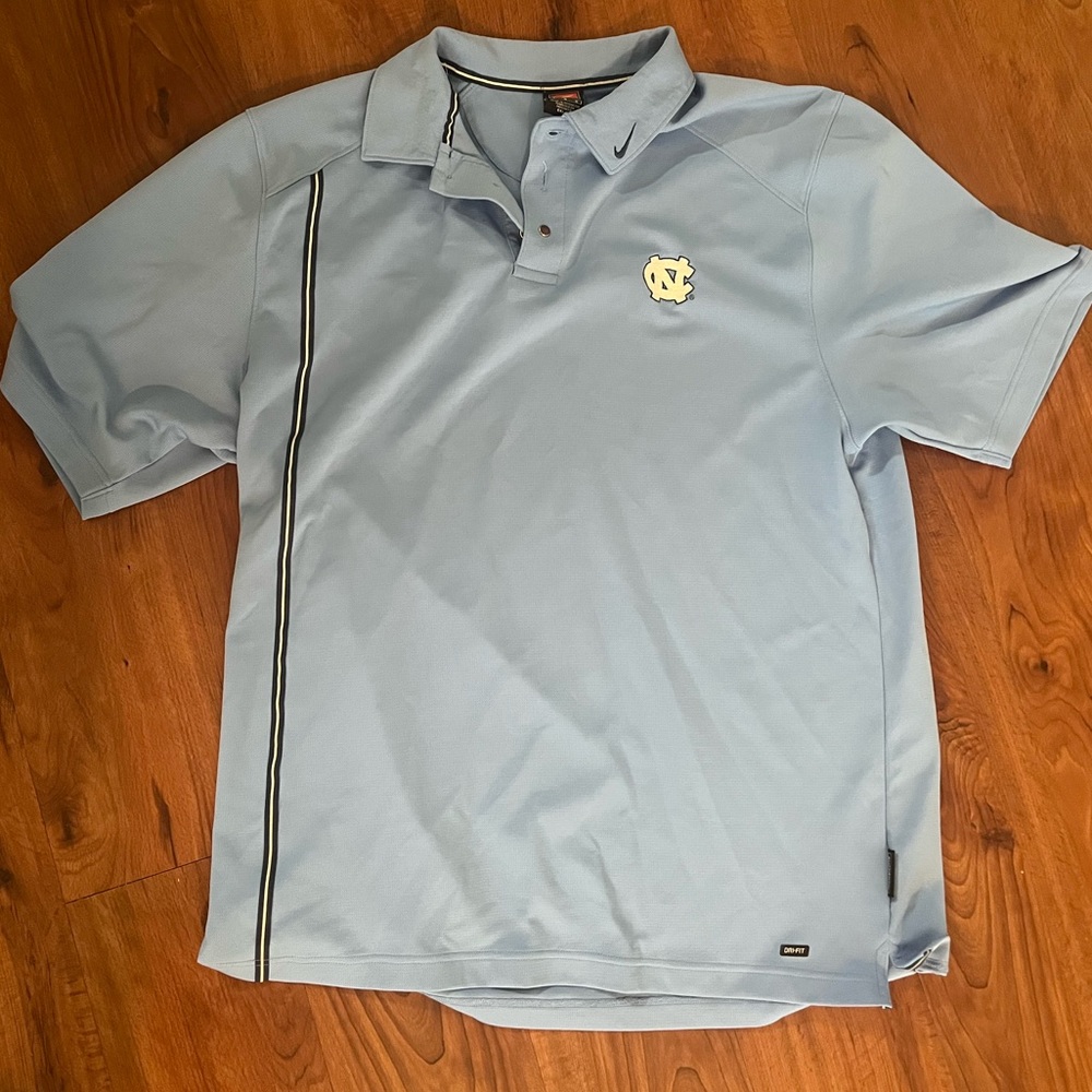 Men’s Large Nike North Carolina Tarheels Polo